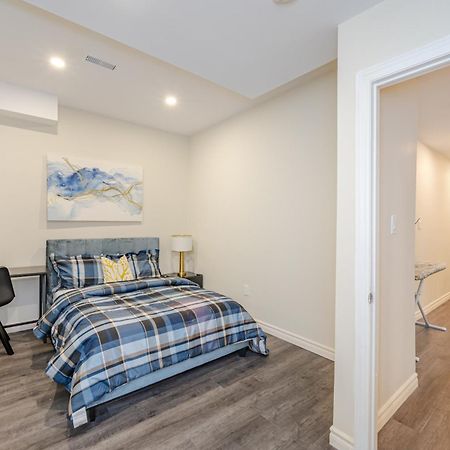 Private Basement Bedrooms In أوكفيل المظهر الخارجي الصورة