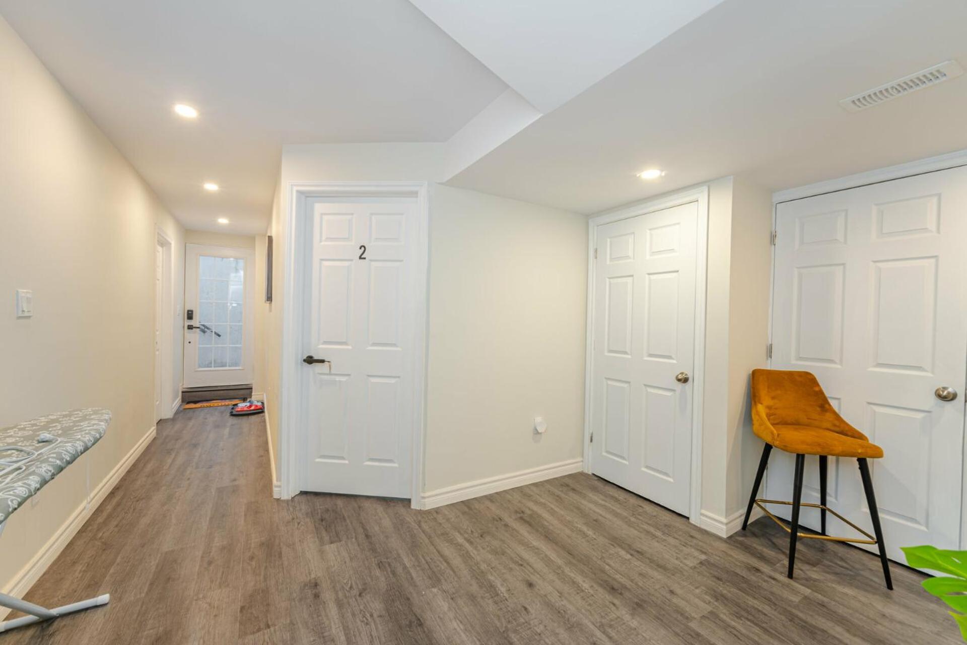 Private Basement Bedrooms In أوكفيل المظهر الخارجي الصورة