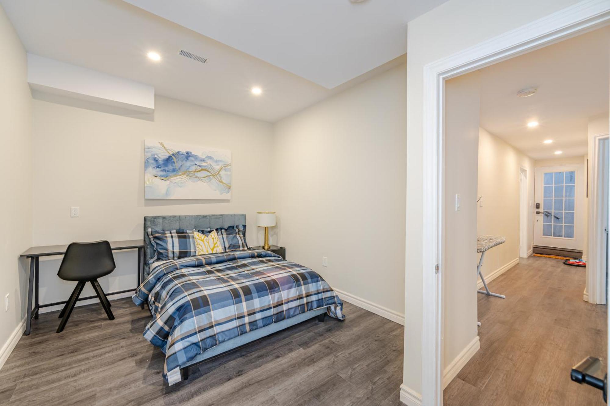 Private Basement Bedrooms In أوكفيل المظهر الخارجي الصورة