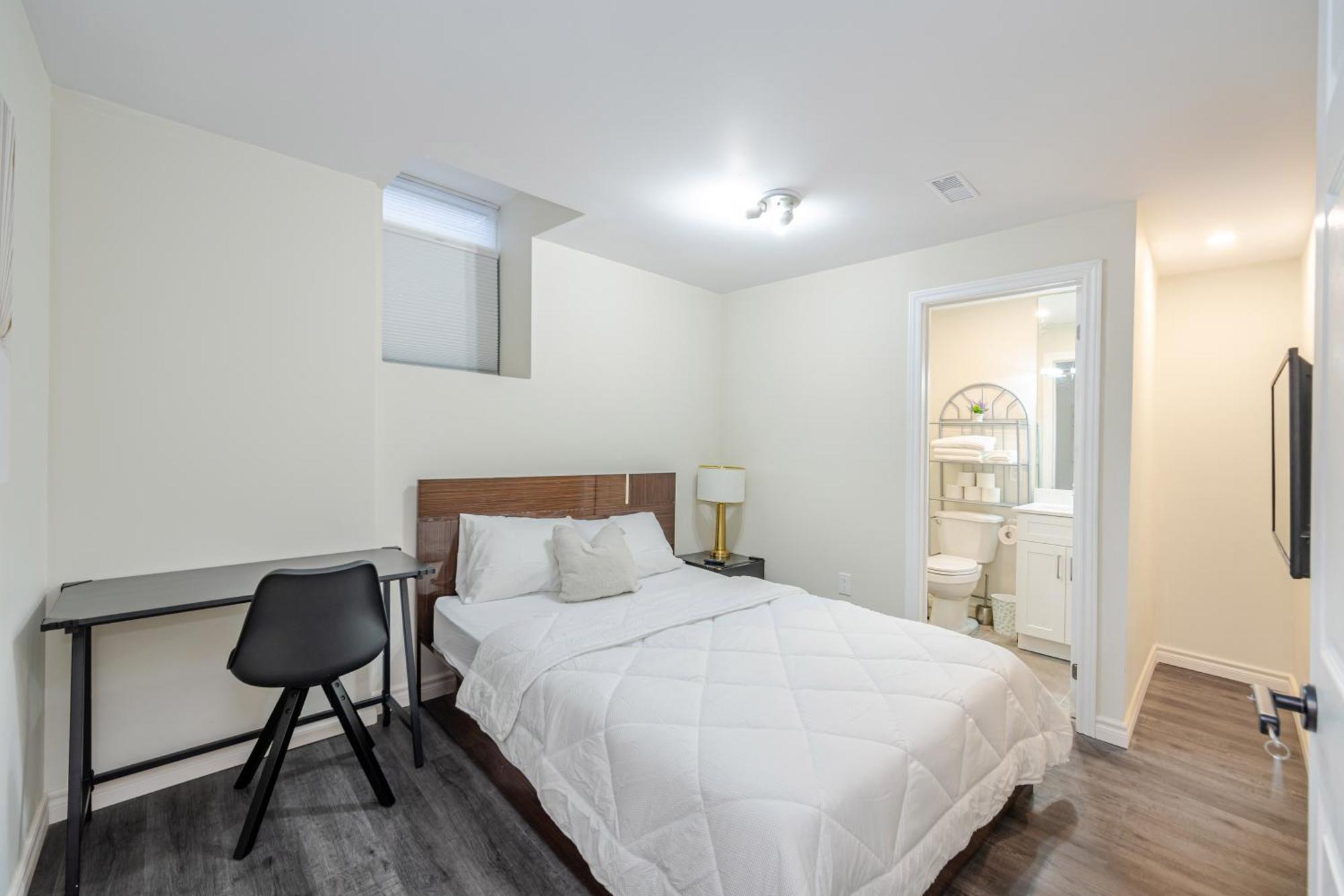 Private Basement Bedrooms In أوكفيل المظهر الخارجي الصورة