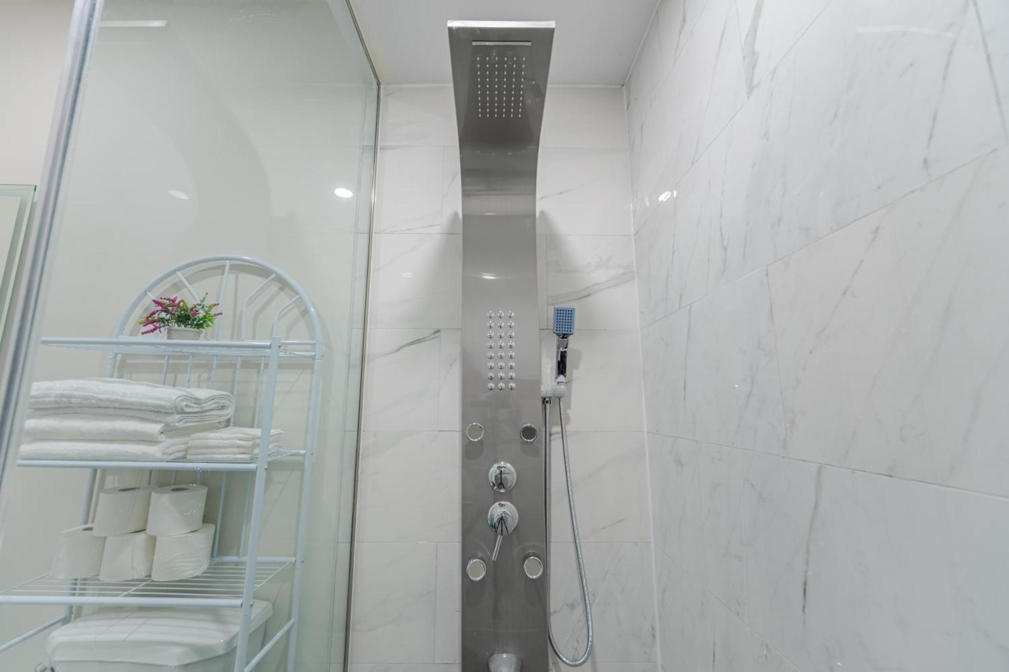 Private Basement Bedrooms In أوكفيل المظهر الخارجي الصورة